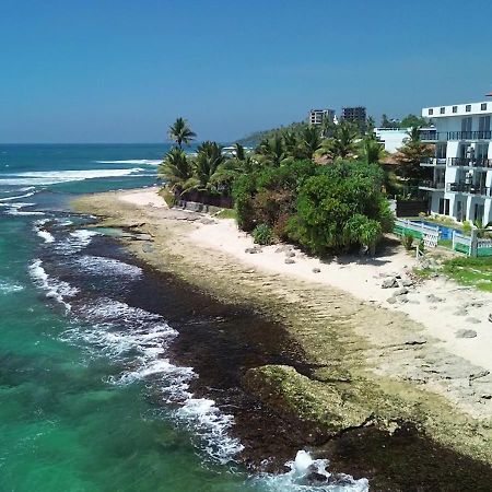 Ara Beach Resort Mirissa Exterior photo