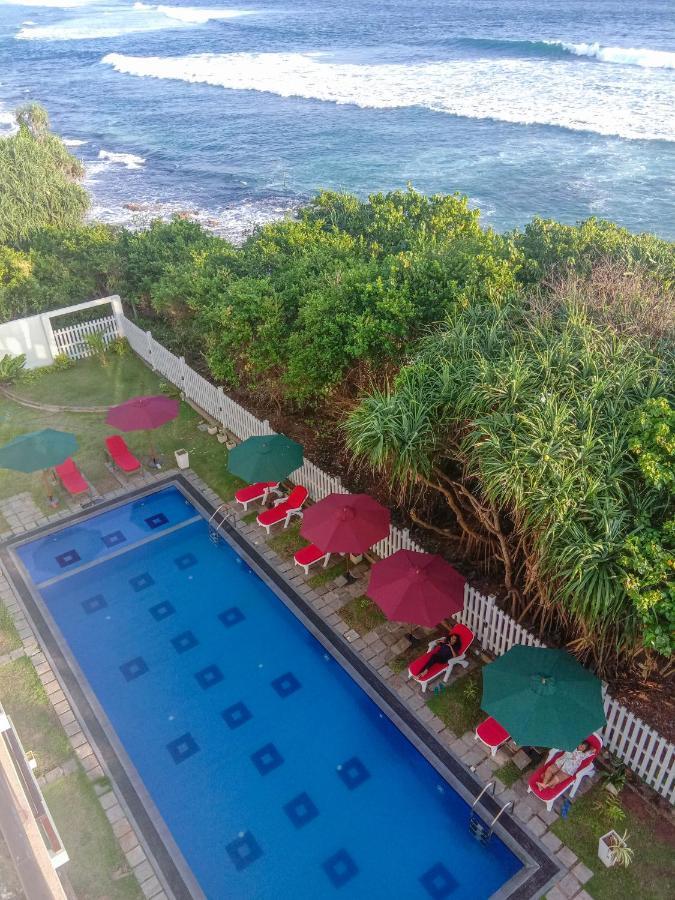 Ara Beach Resort Mirissa Exterior photo