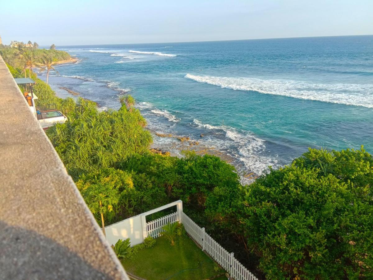Ara Beach Resort Mirissa Exterior photo